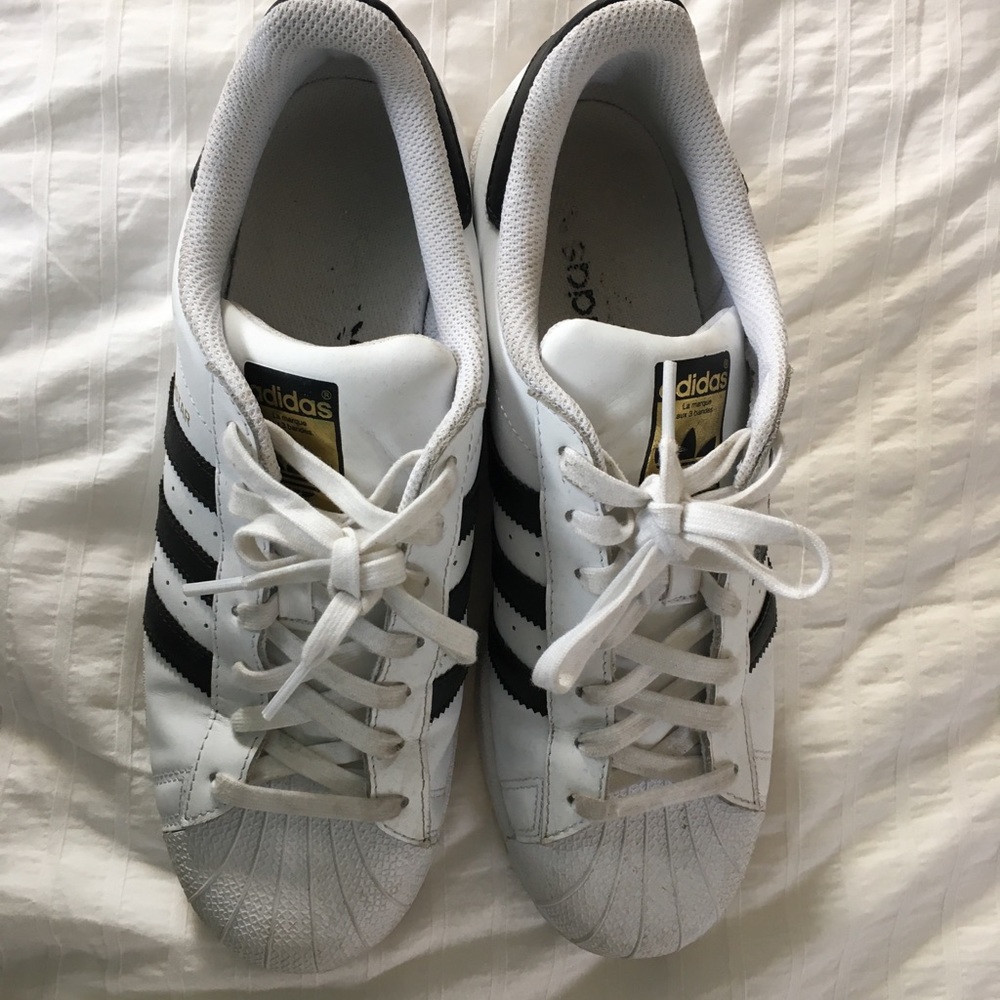 Adidas superstars